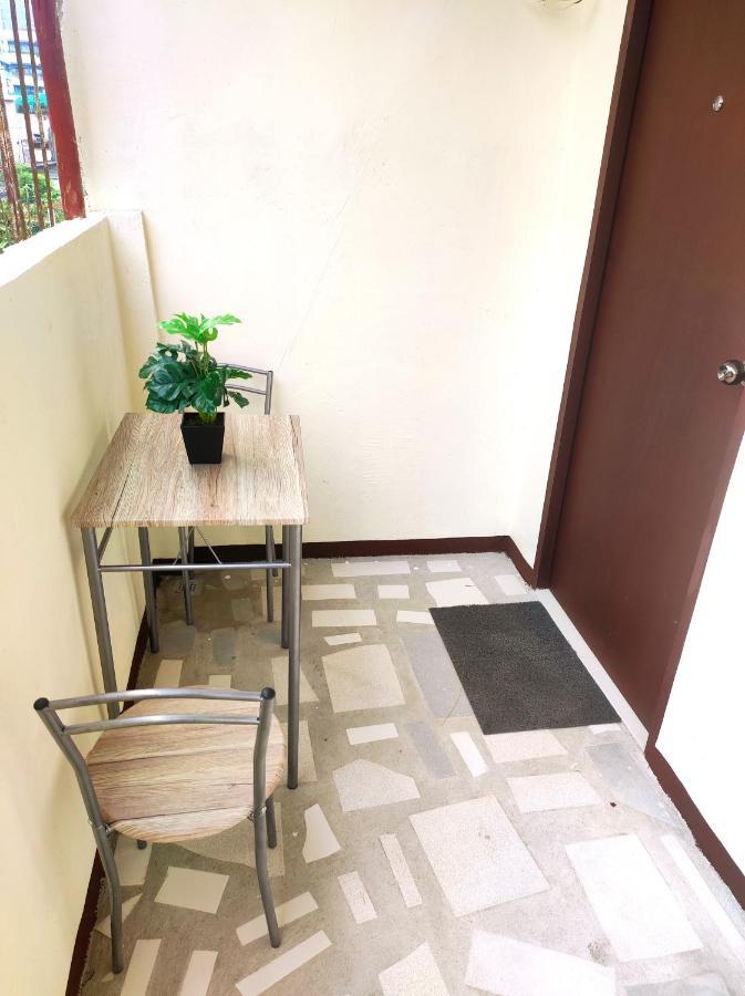 Airport Villamor Transient Rooms Manila Luaran gambar